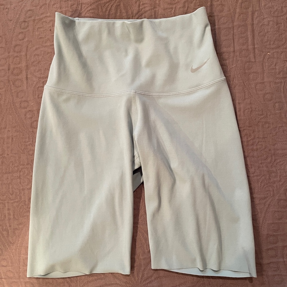 Nike dry fit 6” bike short size XS Tiffany blue